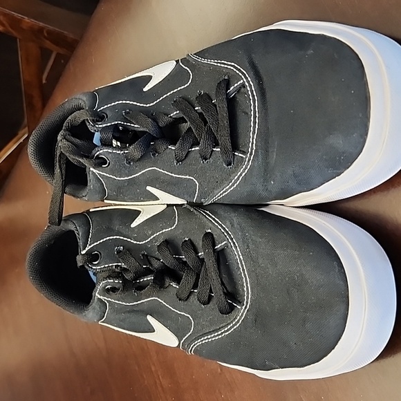 Nike SKate Board Charge Sneakers in Black/White ❤️ sz 12 - Picture 1 of 6